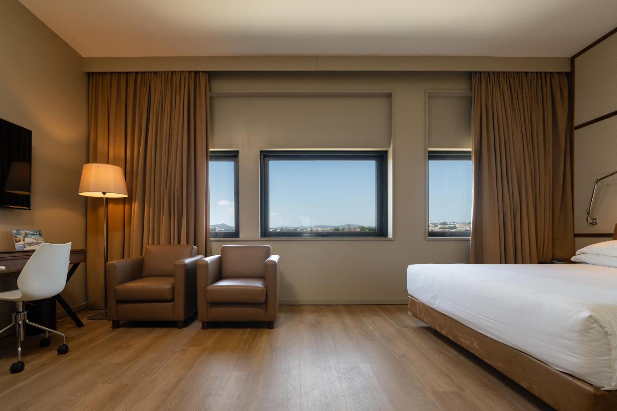 De Business & 4* Guimarães