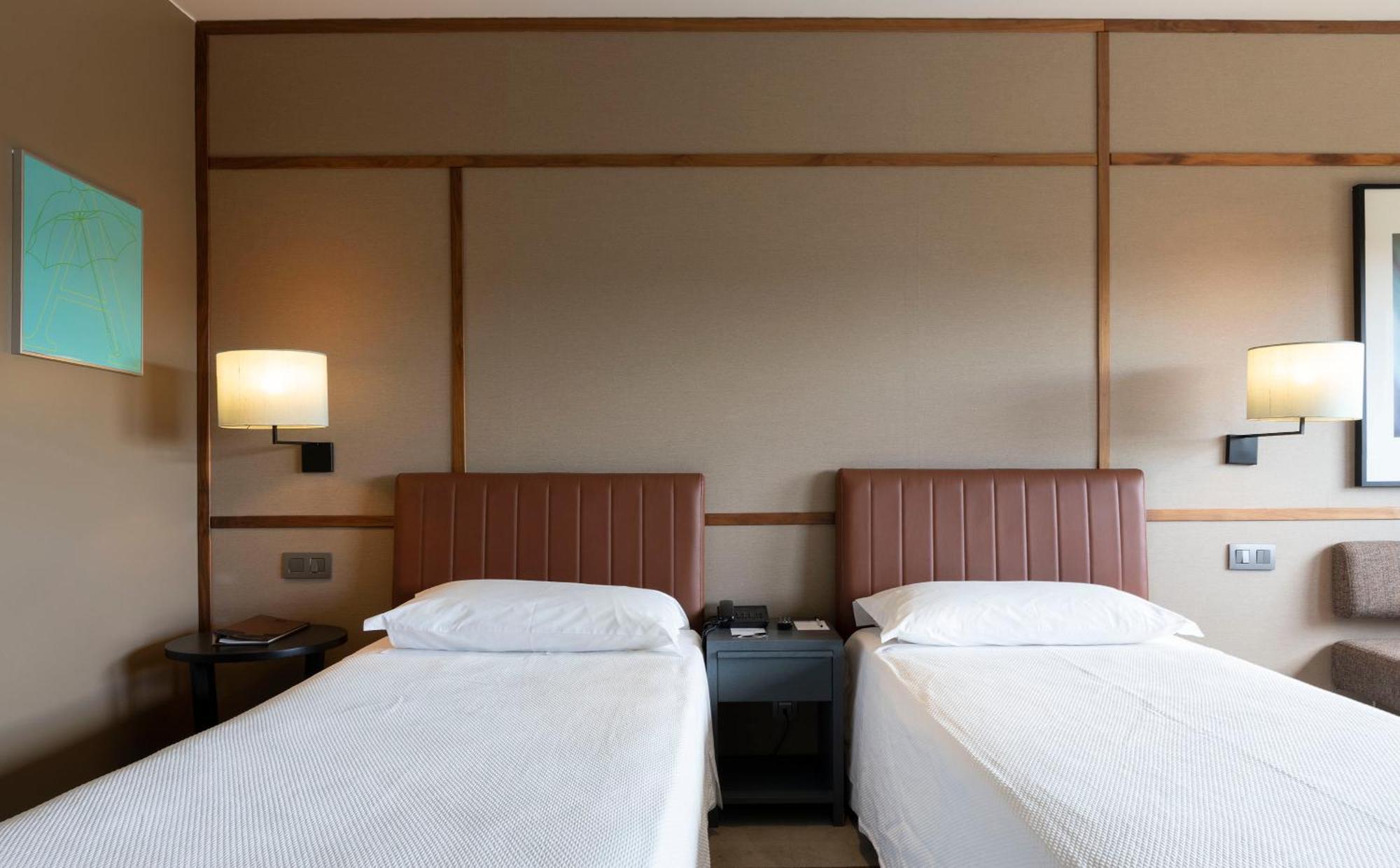 De Business & Hotel 4*