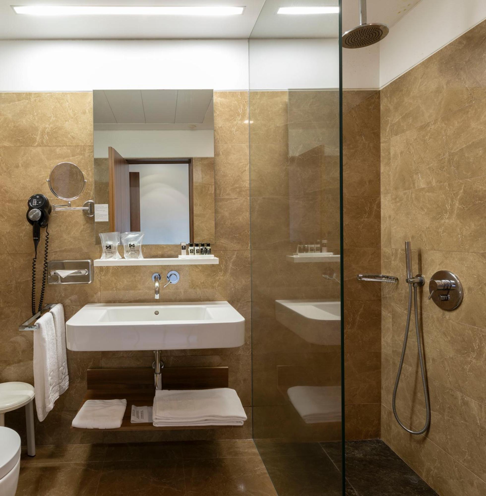 De Business & Guimaraes